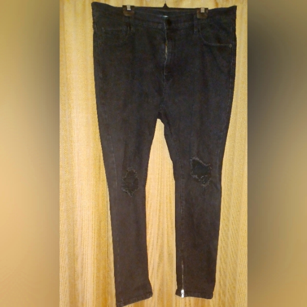 Fashion Nova Men Skinny Jeans. Very good used condition